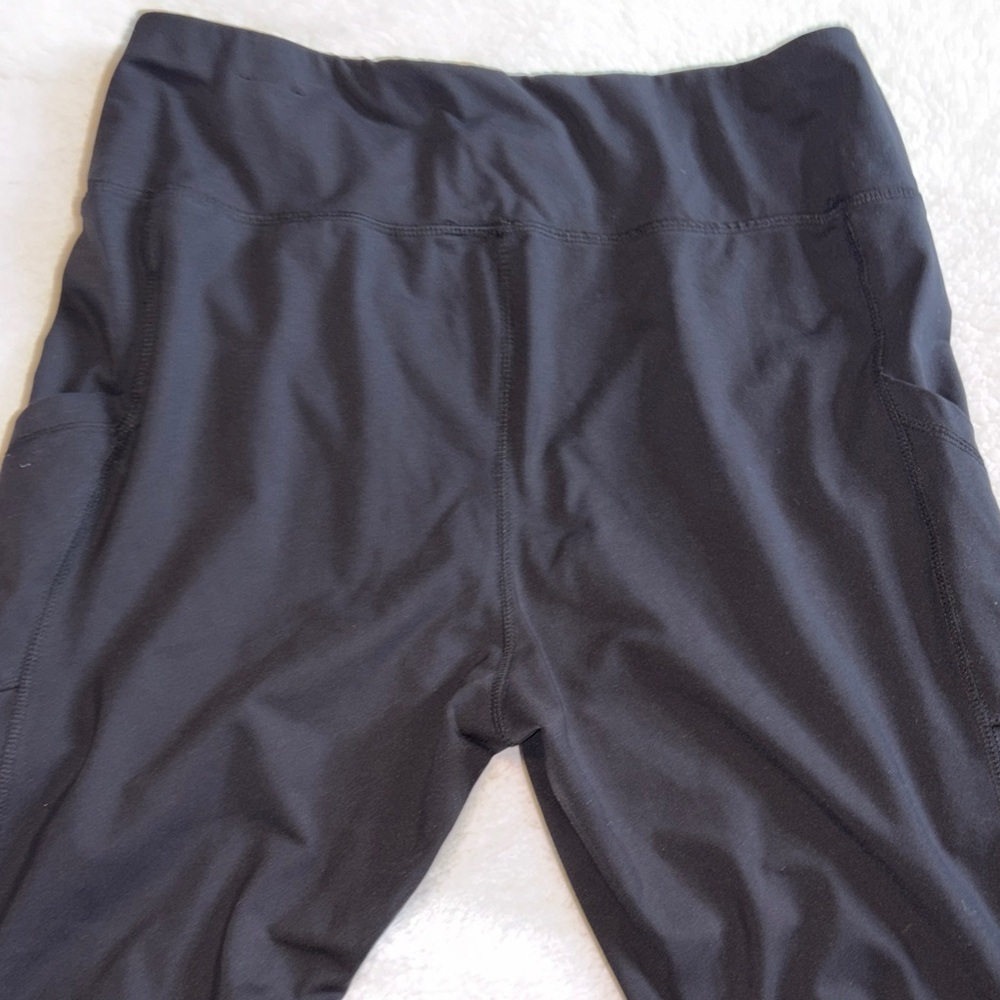 Avenue Classic Black Leggings - Picture 5 of 5